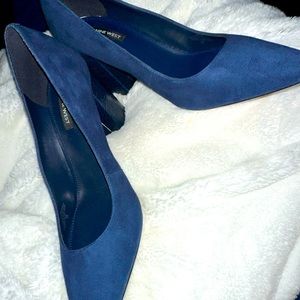 BRAND NEW NEVER WORN/ NO BOX On trend block heel pointy toe pumps